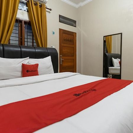 Reddoorz At Joyce Guest House Medan Eksteriør bilde