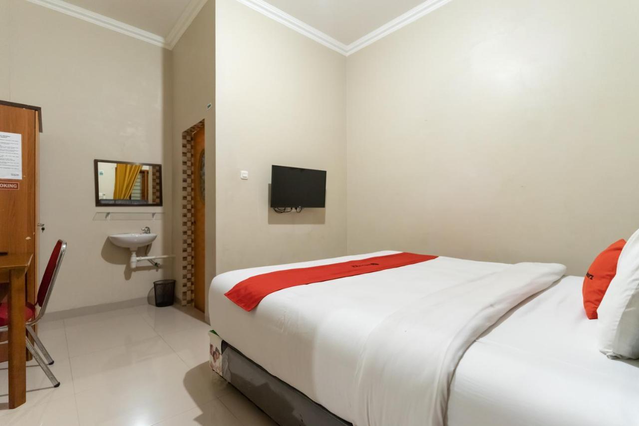 Reddoorz At Joyce Guest House Medan Eksteriør bilde