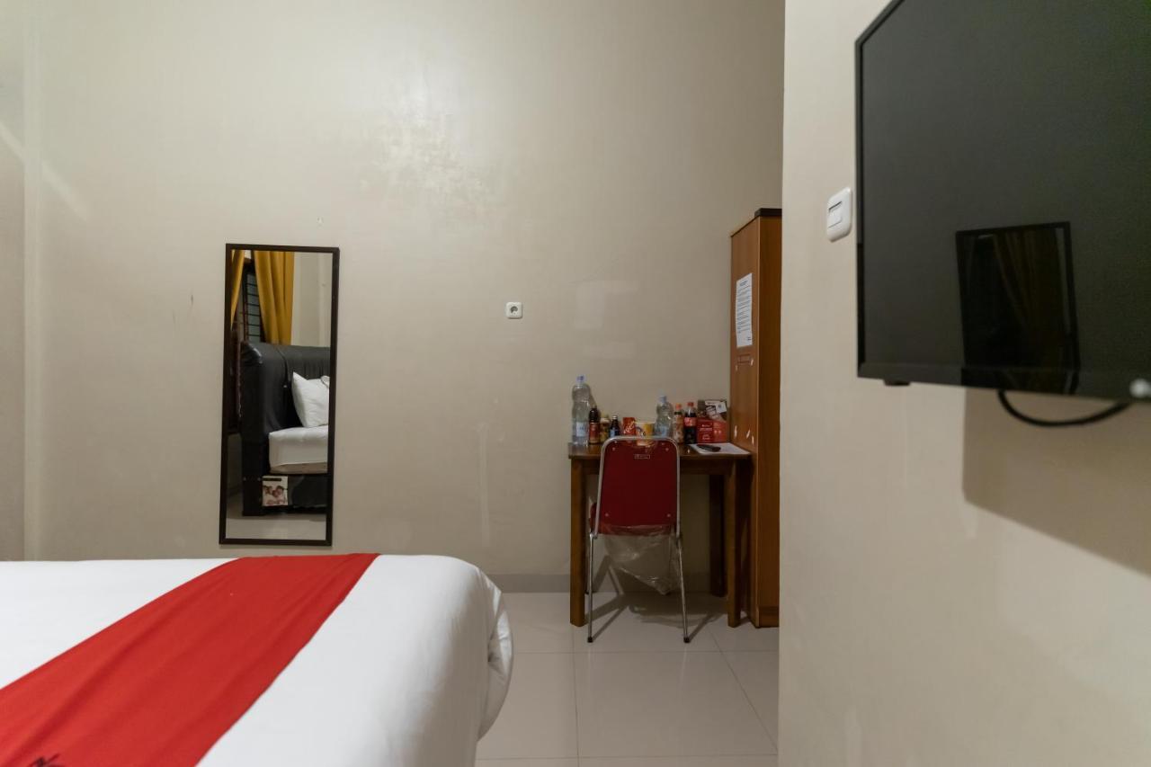 Reddoorz At Joyce Guest House Medan Eksteriør bilde