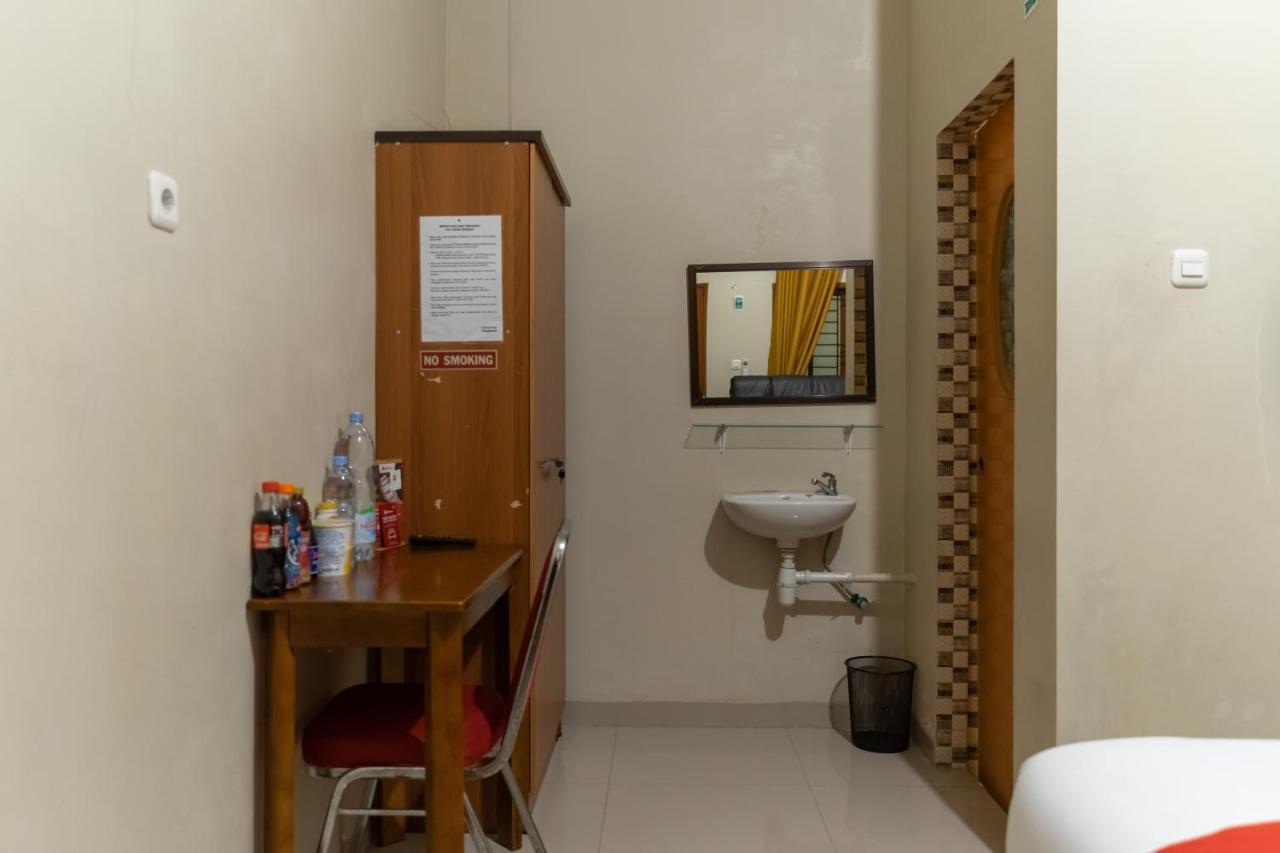 Reddoorz At Joyce Guest House Medan Eksteriør bilde
