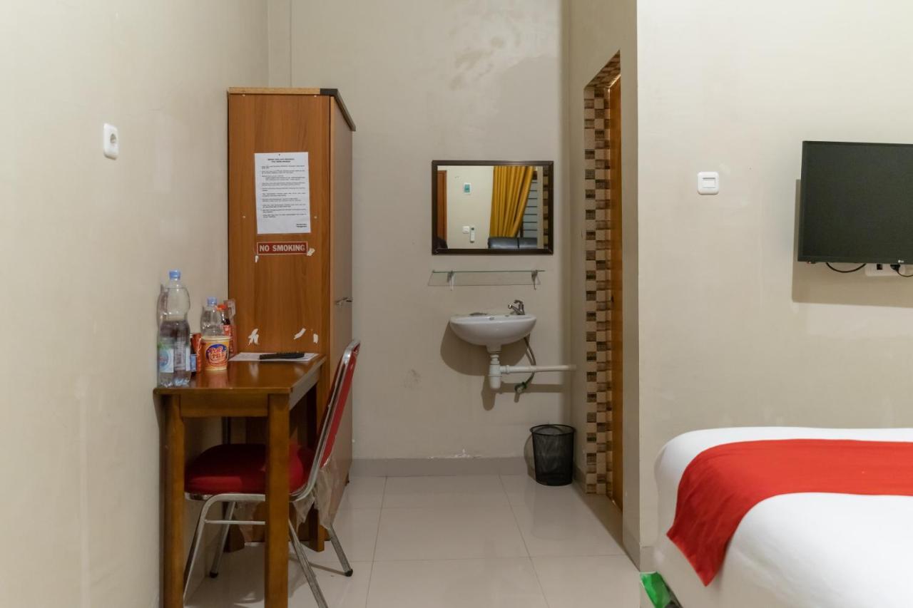 Reddoorz At Joyce Guest House Medan Eksteriør bilde
