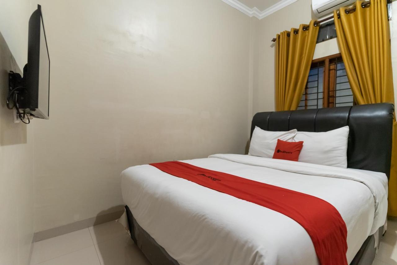 Reddoorz At Joyce Guest House Medan Eksteriør bilde