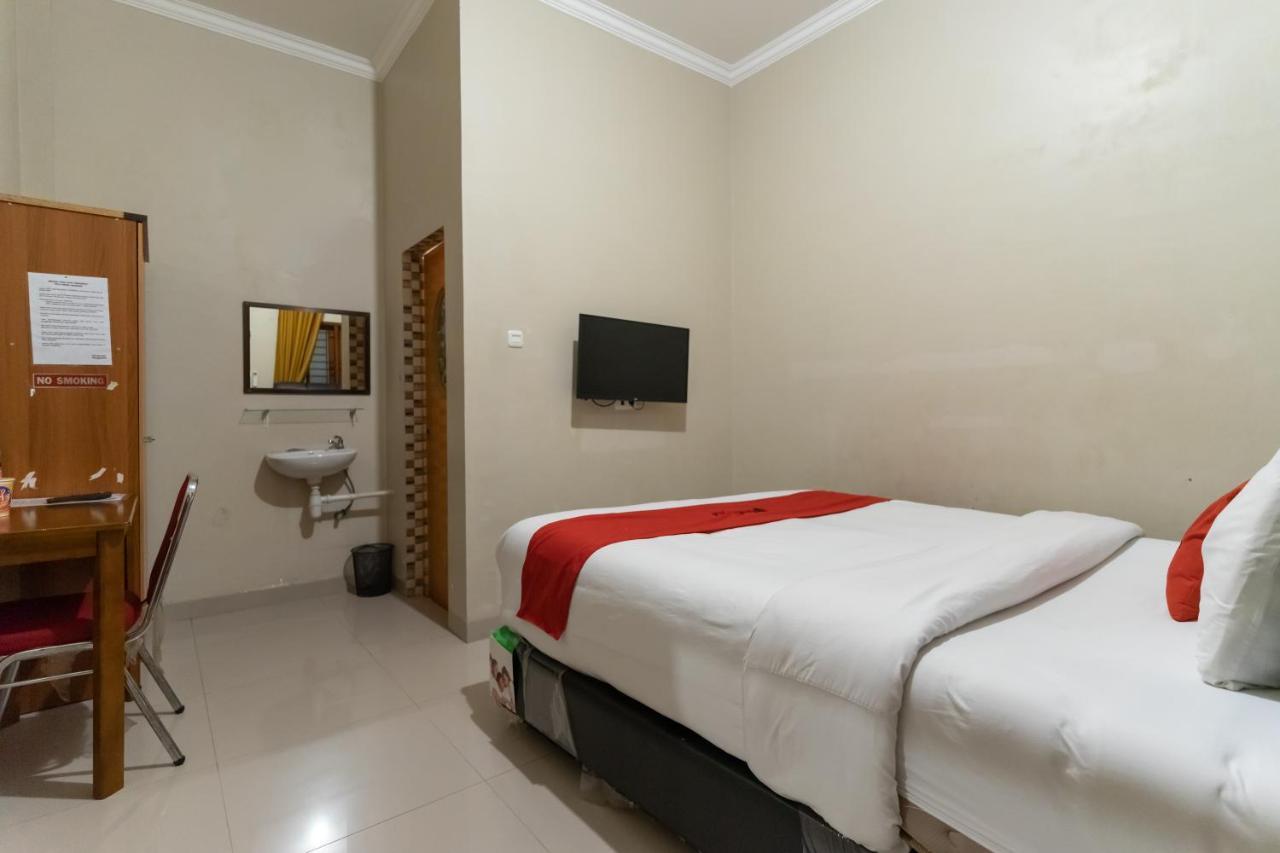 Reddoorz At Joyce Guest House Medan Eksteriør bilde
